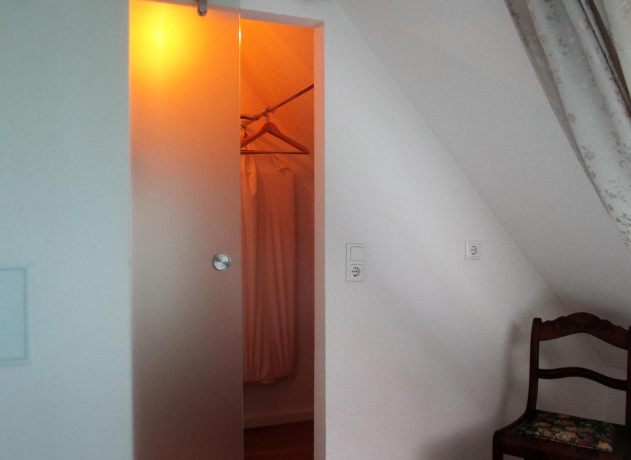 Schubert&schubert Citynah, Verkehrsgünstig, Im Grünen Apartment Hilden